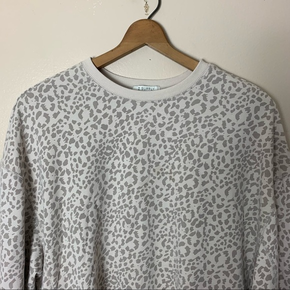 [Z Supply] Light Gray Cheetah Animal Print Pullover Crewneck Cozy Sweatshirt - Picture 2 of 9